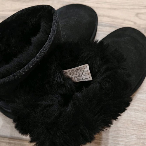 UGG Classic Mini boots size 37 black like new