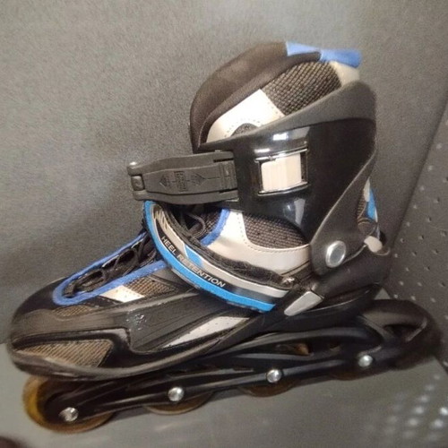 Roces S102 inline skates like new, size 42 with bag and knee protectors