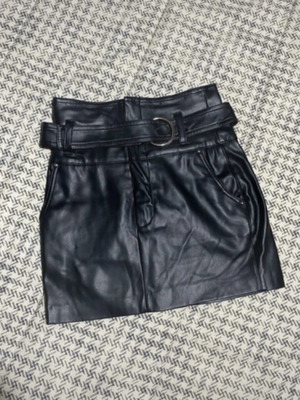 Mini skirt Bershka black like new XS