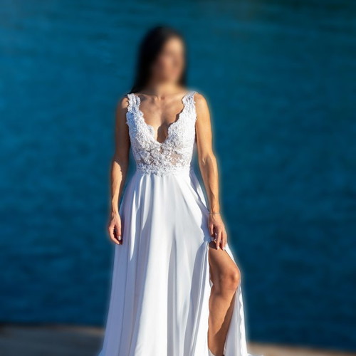 Wedding dress like new, size XS, with veil, shorts, case and garter