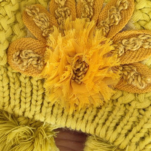 Yellow hat like new