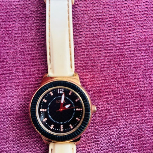 Loisir and Esprit watches used with pink and white straps