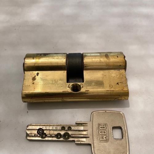 Security lock used, functional, with one key