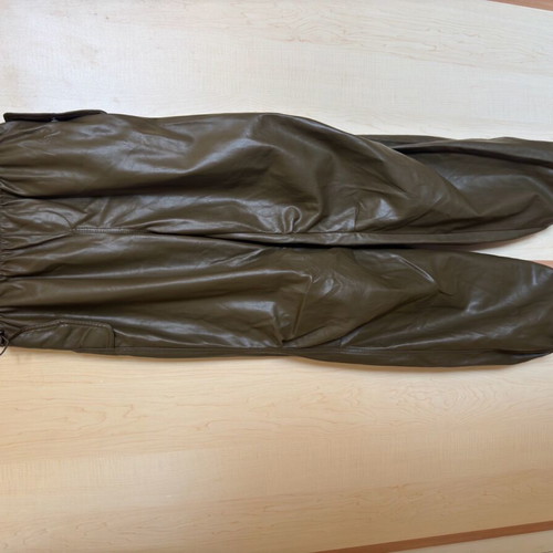 Bershka leather-look pants like new, parachute style, size S