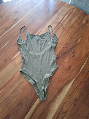 Pull & Bear χακί ribbed κορμάκι μέγεθος M σαν καινούργιο