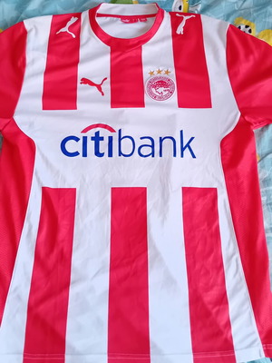 Olympiacos football jersey Puma 2009 like new, size small