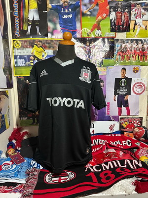 Besiktas 2013-14 away jersey size M like new