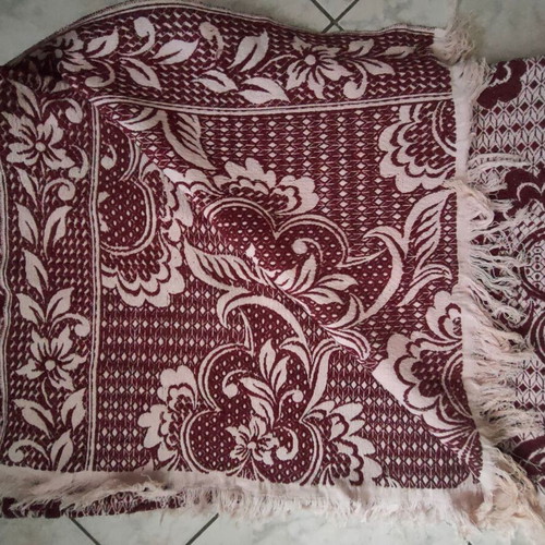 Traditional Gianniotiko kilim like new, burgundy-white, double-sided