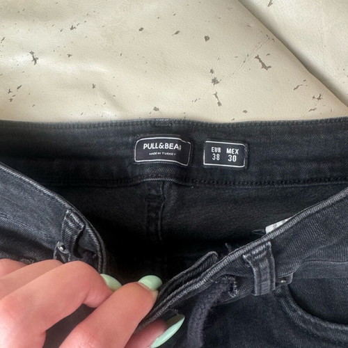 Black men's jeans Pull and Bear like new, size 38