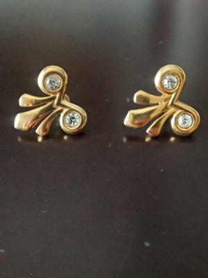 Monet gold-plated earrings like new, 2cm size