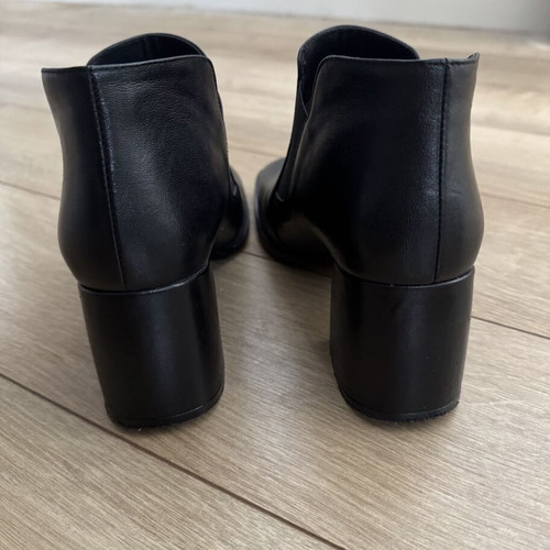 Women’s boots black size 39 like new