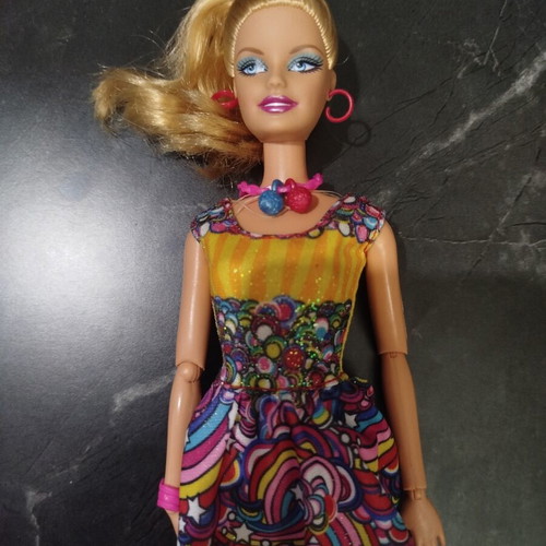 Barbie Fashionistas Swappin Styles doll used