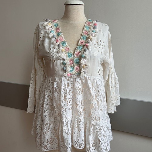 Lace tunic like new, white, size S/M