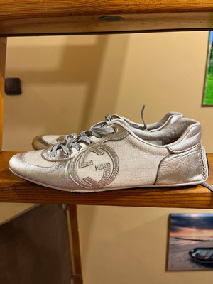 Gucci women's silver sports shoes like new, size 38.5