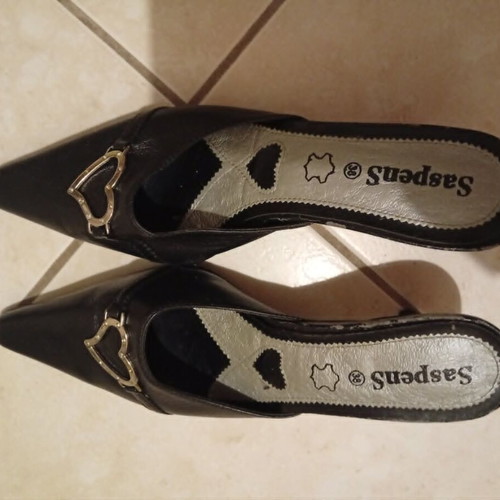 Saspens black leather mules with heart buckle, size 38