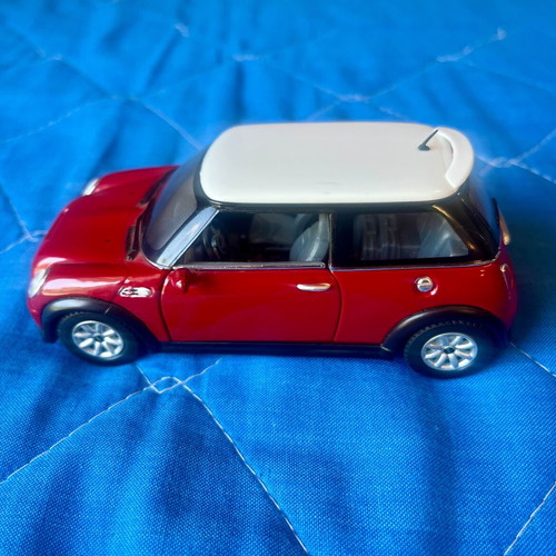 Mini Cooper S miniature model like new, scale 1:28