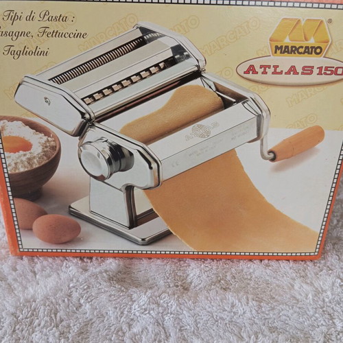 Atlas pasta machine like new, Italian