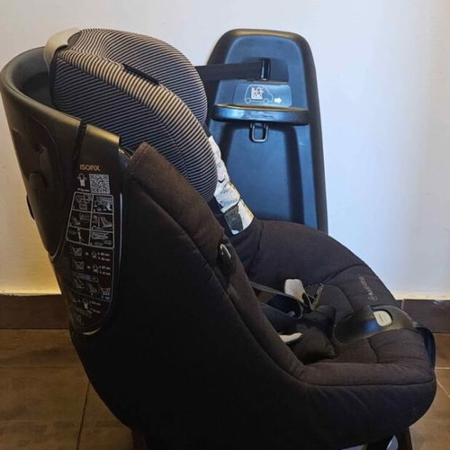 Maxi Cosi Axissfix Plus car seat used 0-18 kg with 360° rotation