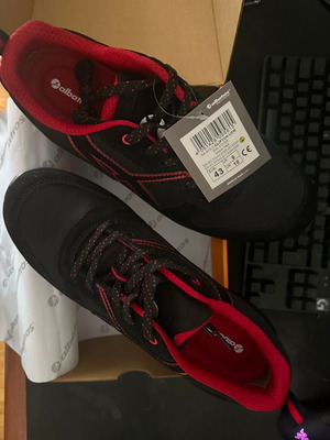 Albatros Clifton ST Low O2 ESD safety shoes new, size 43, black
