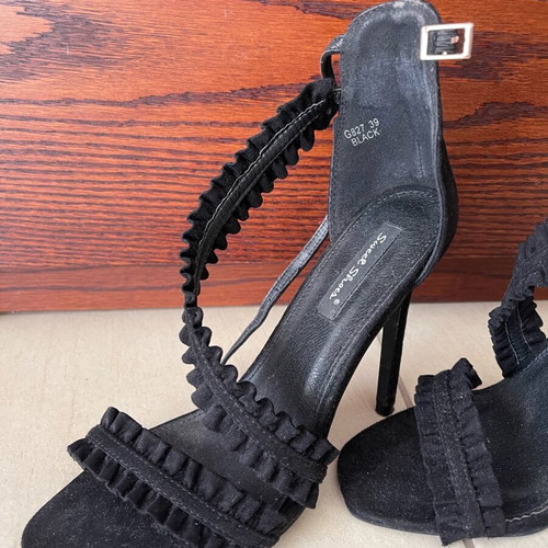 Suede sandals like new, 11.5 cm heel, size 39, black