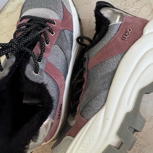 Liu Jo sneakers grey like new with fur lining and double sole size 37