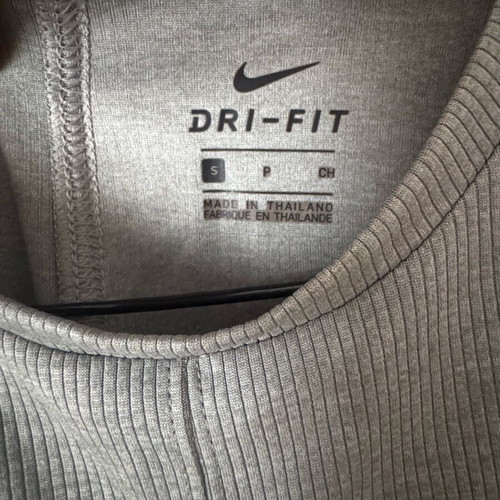 Nike crop top gray with Dri-FIT technology like new