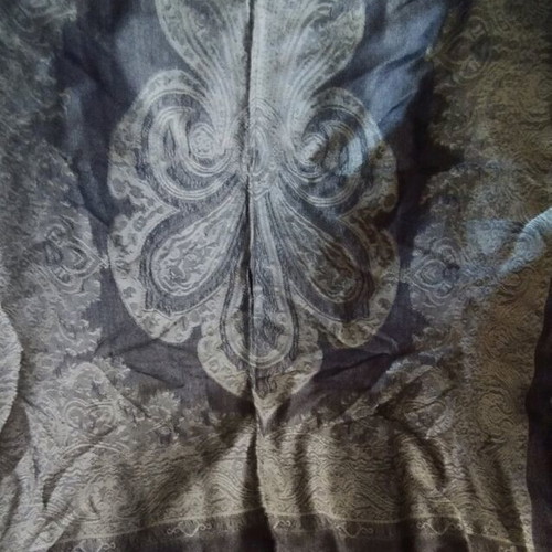 Scarf with fringes like new, green
