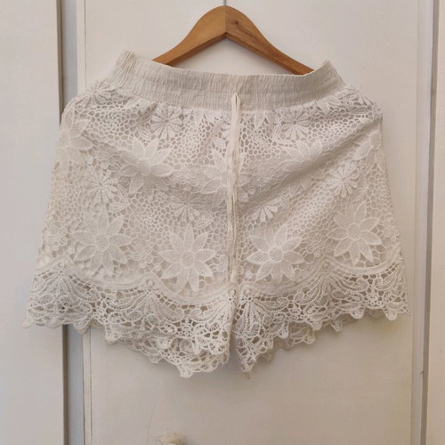 White shorts with lace used, size medium