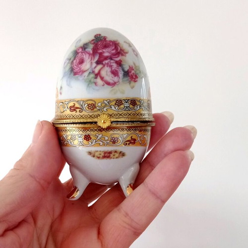 Porcelain egg like new with roses