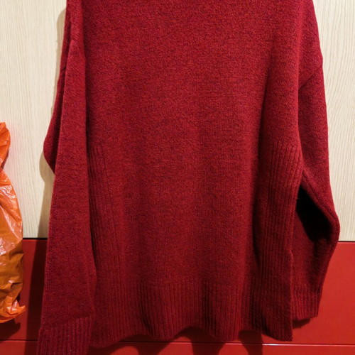 Women's Oversize Red Sweater like new, sizes S and M