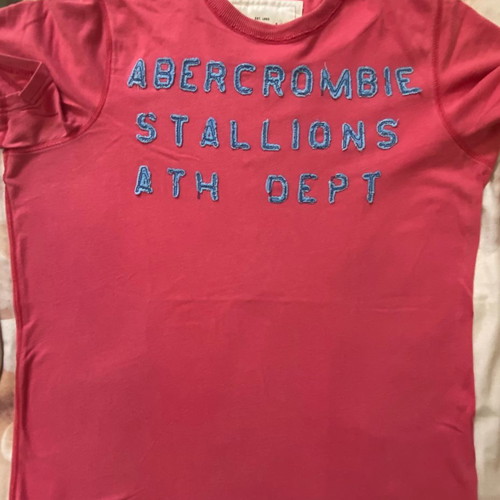 Branded t-shirts used in excellent condition, sizes L and M