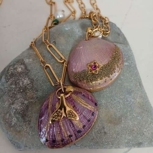 Faux Bijoux Necklaces with Shells, Pack of 2, Like New