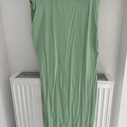 Long dress mint/beraman with shoulder pads and slit, like new, size S