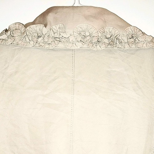 Retro Muse beige waterproof trenchcoat with ruffle flower details like new, size L-XL