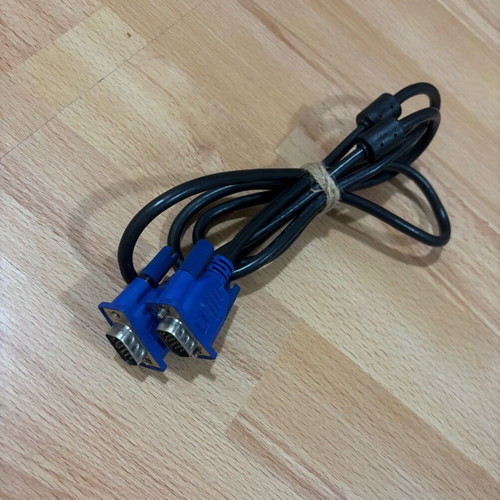VGA cable used, 144 cm