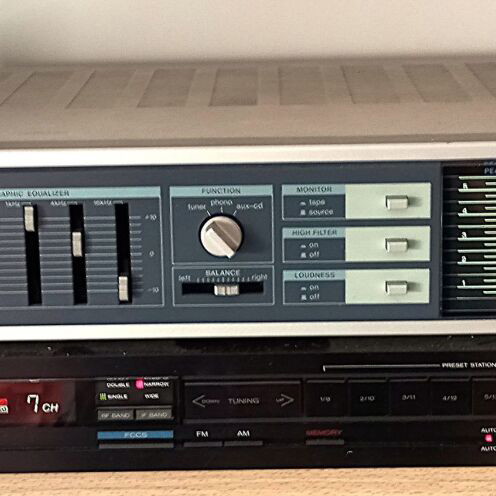 Music set tuner Hitachi and amplifier Sanyo like new