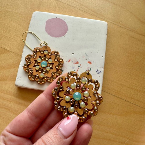 Cute earrings like new, multicolored