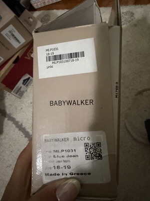 BabyWalker baby shoes like new, size 18-19