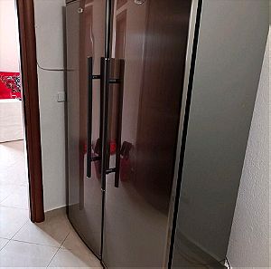 Πωλούνται 2 INOX ντουλάπες ψυγεία.Το ένα όλο ψυγείο και το άλλο όλο καταψύκτη (ολοκαίνουργια)λόγο μετακόμισης και ανεπάρκεια χώρου.Πωλουνται 350€εκαστο.