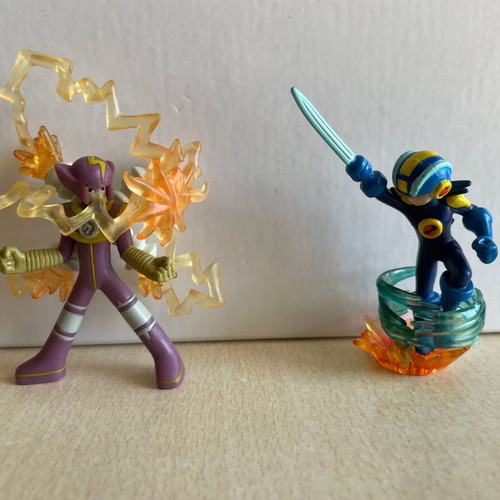 Mega Man NT Warrior figures and Battle Chips pack used, vintage 2004