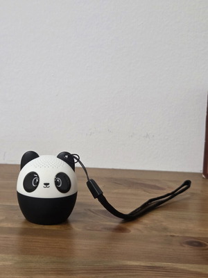 Legami Panda portable speaker, new