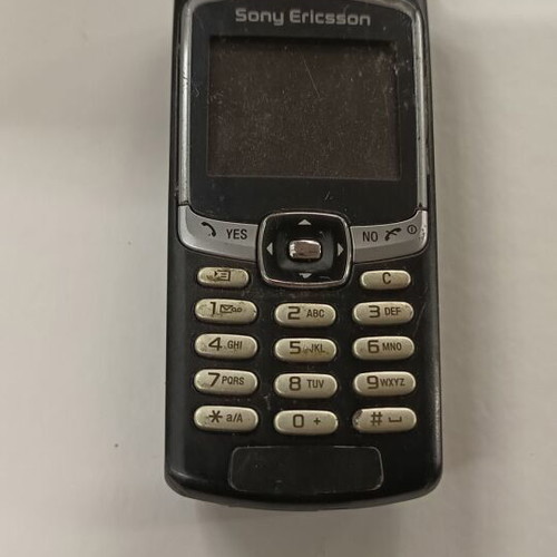 Sony Ericsson T290i cell phone used, black, vintage
