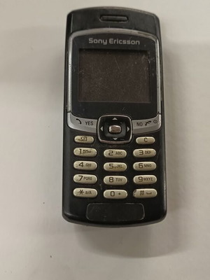 Sony Ericsson T290i cell phone used, black, vintage