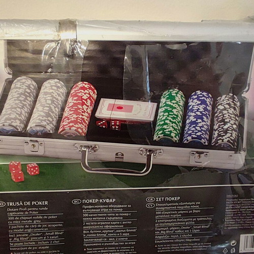 Professional poker set 300 chips new in aluminum case