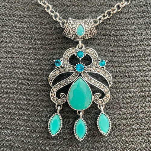 Statement long necklace with turquoise stones new