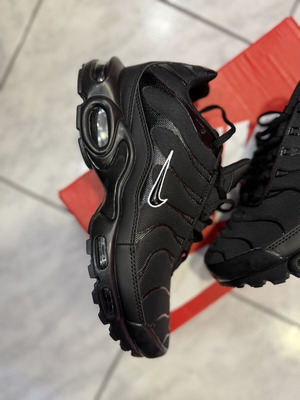 Nike TN ολόμαυρα αθλητικά παπούτσια νούμερο 43, καινούργια με κουτί