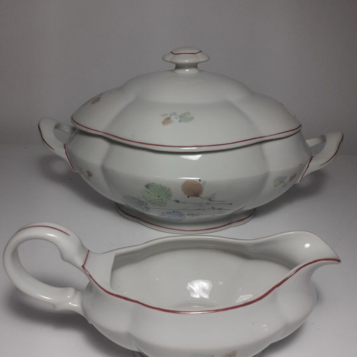 Porcelain soup tureen and sauce boat set like new, Izida, Made in Bulgaria