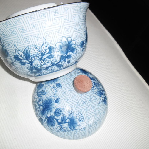 Chinese ashtray new, blue/white