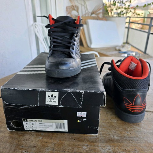 Adidas Varial Mid No42.5 like new black athletic shoes