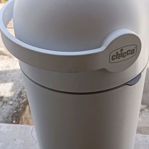 Chicco Diaper Bin like new